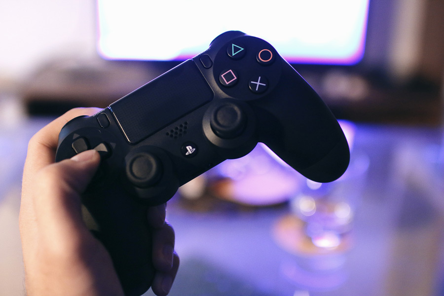 超快適( Д )寝ながら映画を見たいならPS4が超絶便利!!