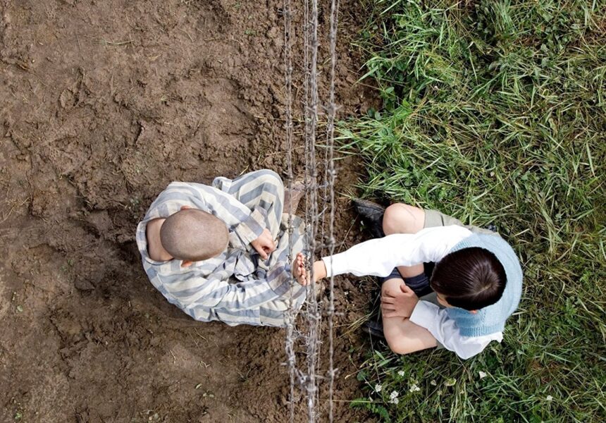 【縞模様のパジャマの少年】子供を中心に戦時中のドイツを描いたおすすめ映画